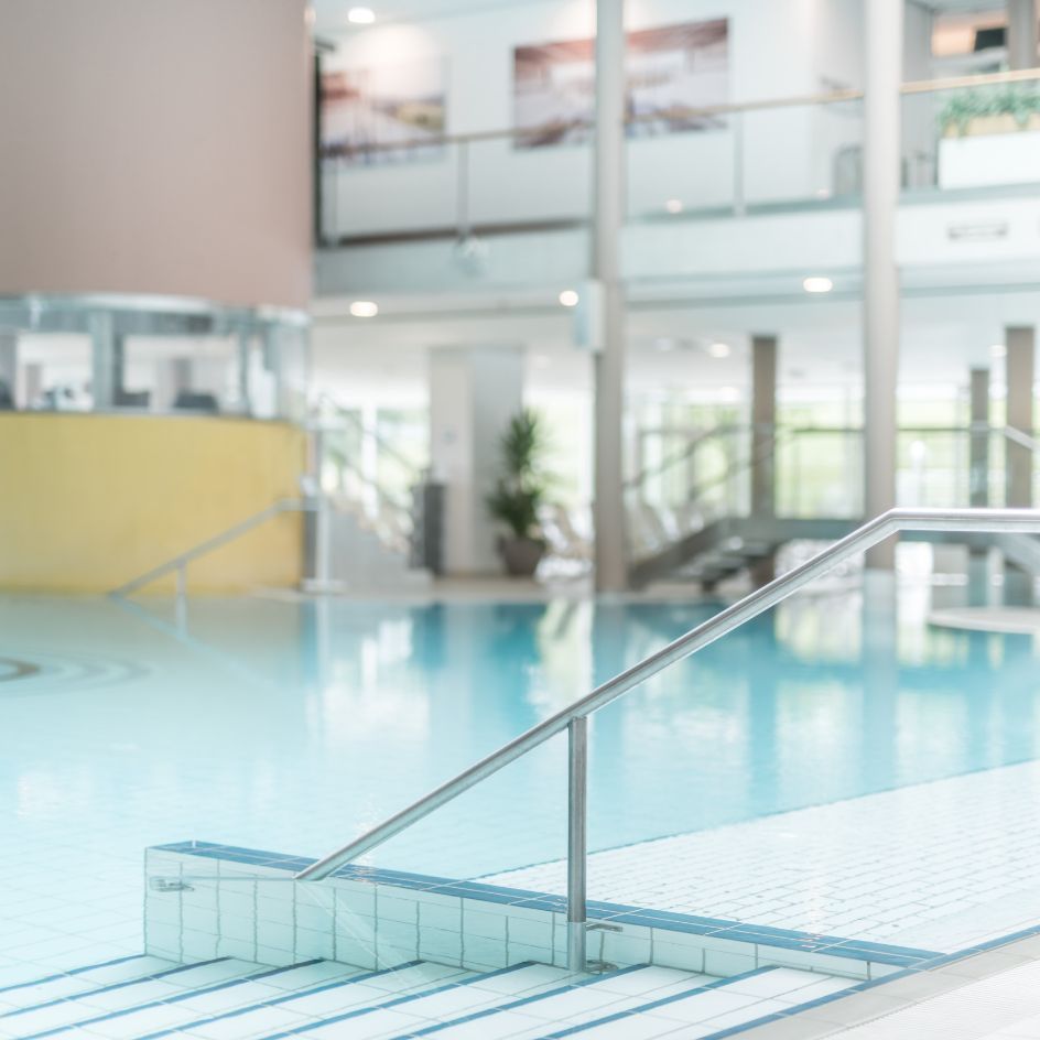Blick auf das Innenbecken der Therme NOVA.